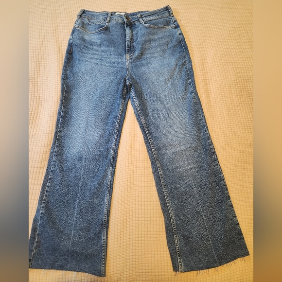 Pilcro Denim - NWOT Pilcro Jeans Size 32. Very Flattering Style!